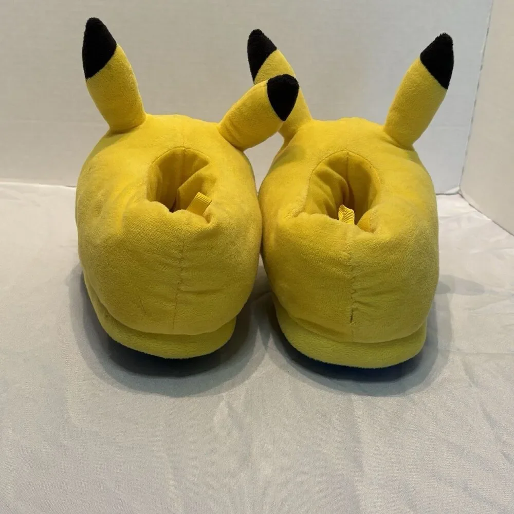 Pokémon Pikachu Kids Plush Slippers Size 2-3 Yellow